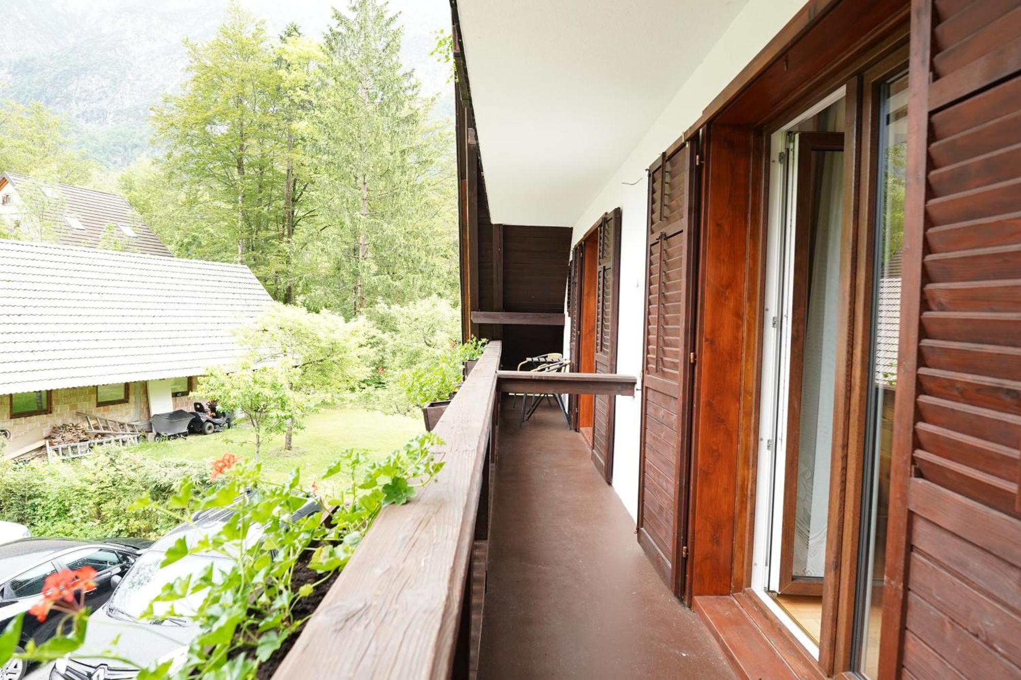 Sobe In Apartmaji Pri Ukcu Bohinj Exteriör bild