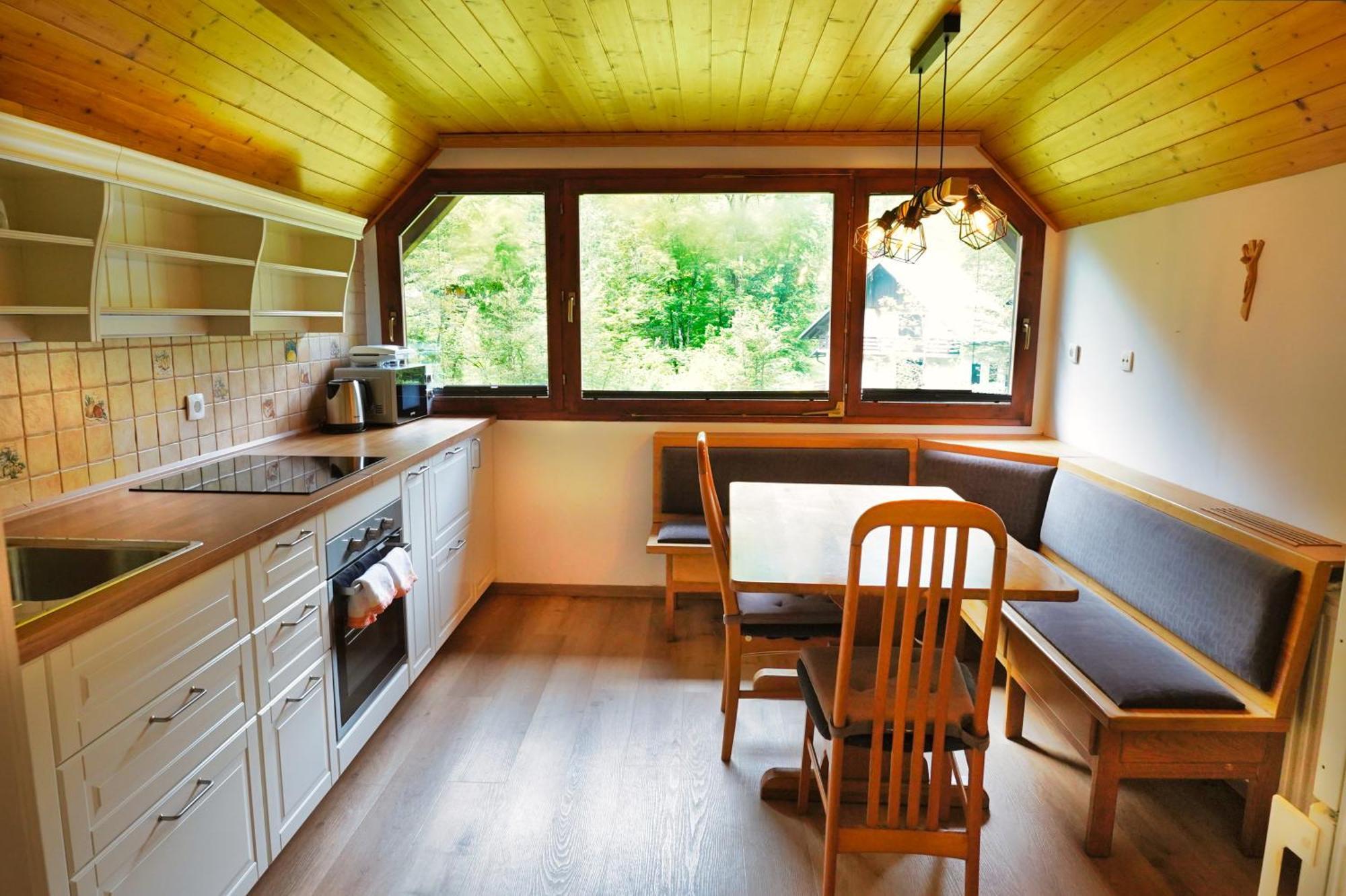 Sobe In Apartmaji Pri Ukcu Bohinj Exteriör bild